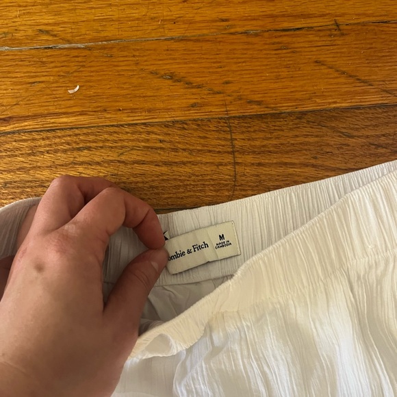 Abercrombie Crinkle Textured Pull On Pants White size medium - Picture 4 of 5